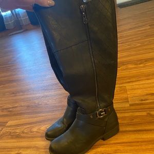 Black Guess fall boot wide calf